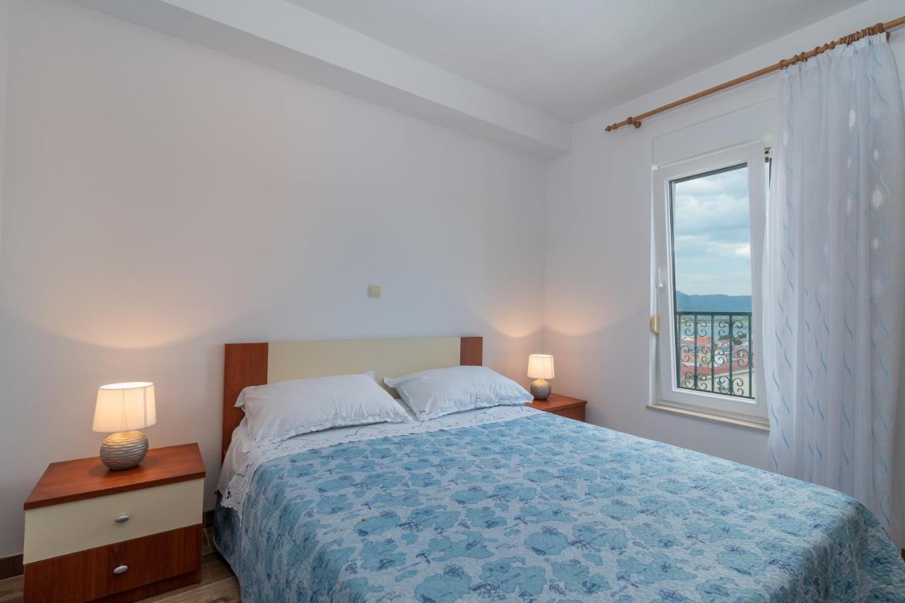 Apartman Dildo Apartment Trogir Exterior photo