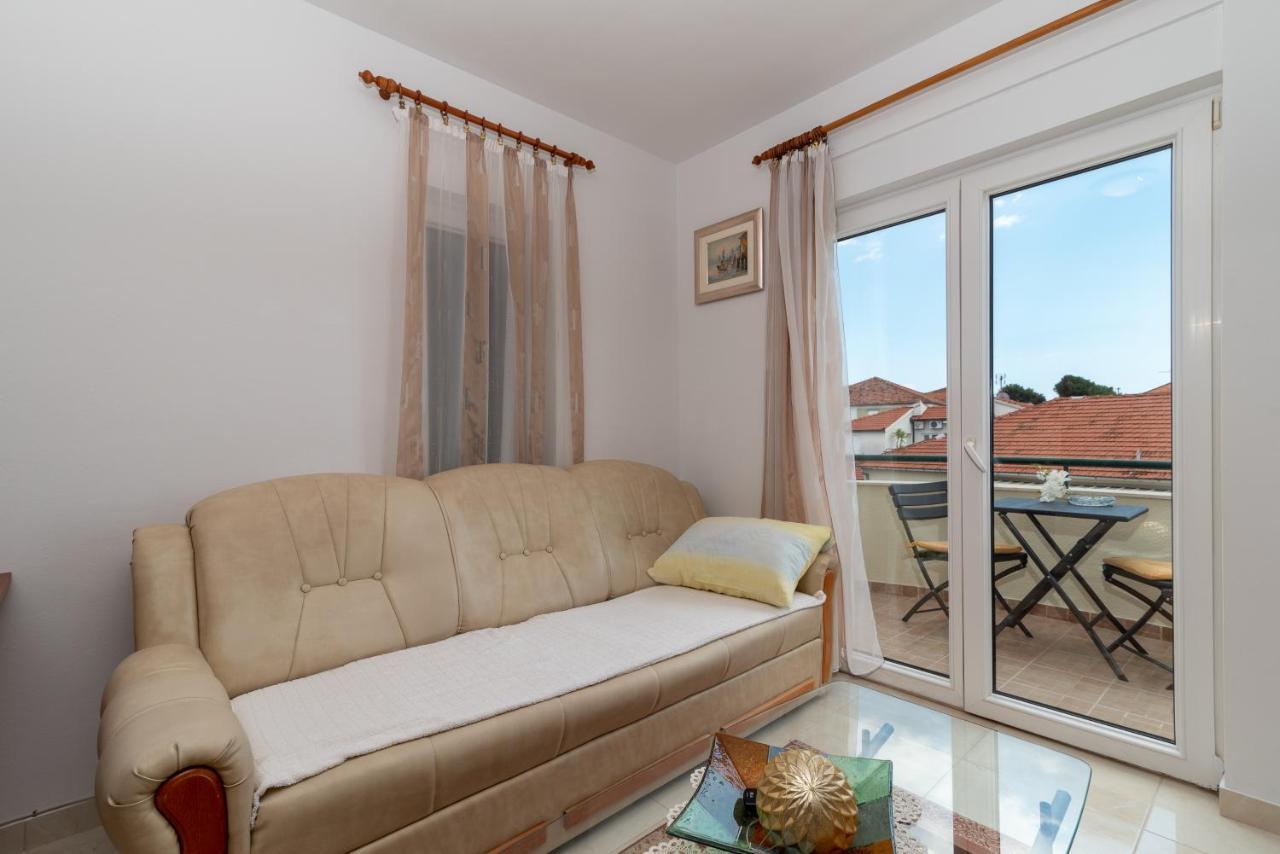 Apartman Dildo Apartment Trogir Exterior photo