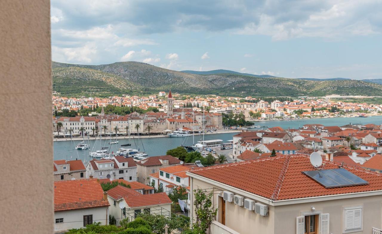 Apartman Dildo Apartment Trogir Exterior photo